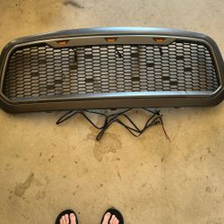 2010-2017 Ram 1500 front grill