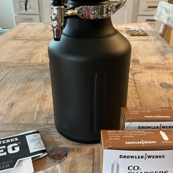 Growler Werks Ukeg Go Carbonated Beverage Dispenser