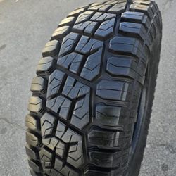 only one new tire Lt37x12.50r20  delinte bandit XT $150.00