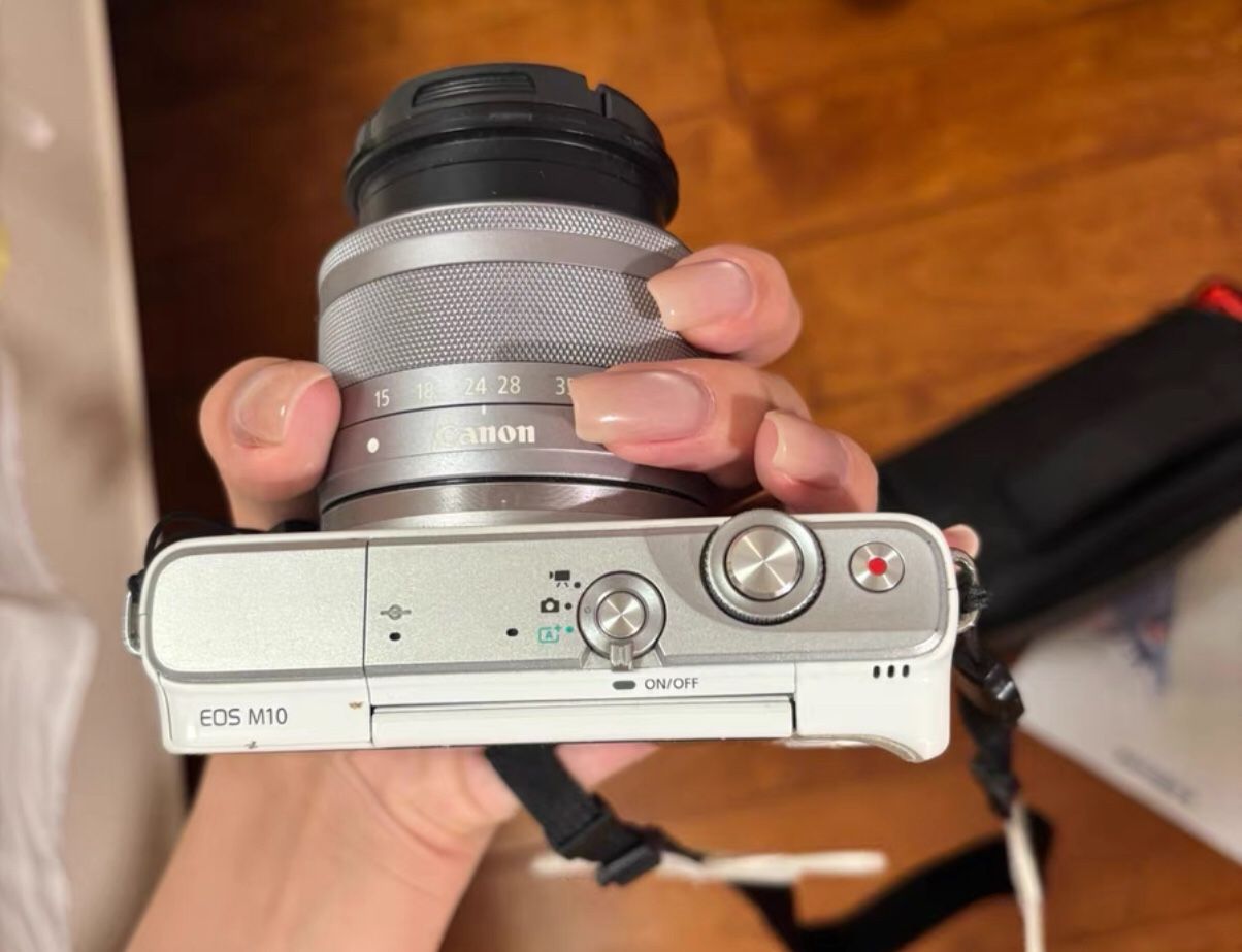 Canon M10+15-45mm