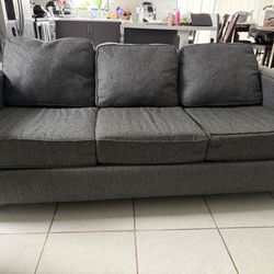 🛋️ Like-New Queen Sleeper Sofa 