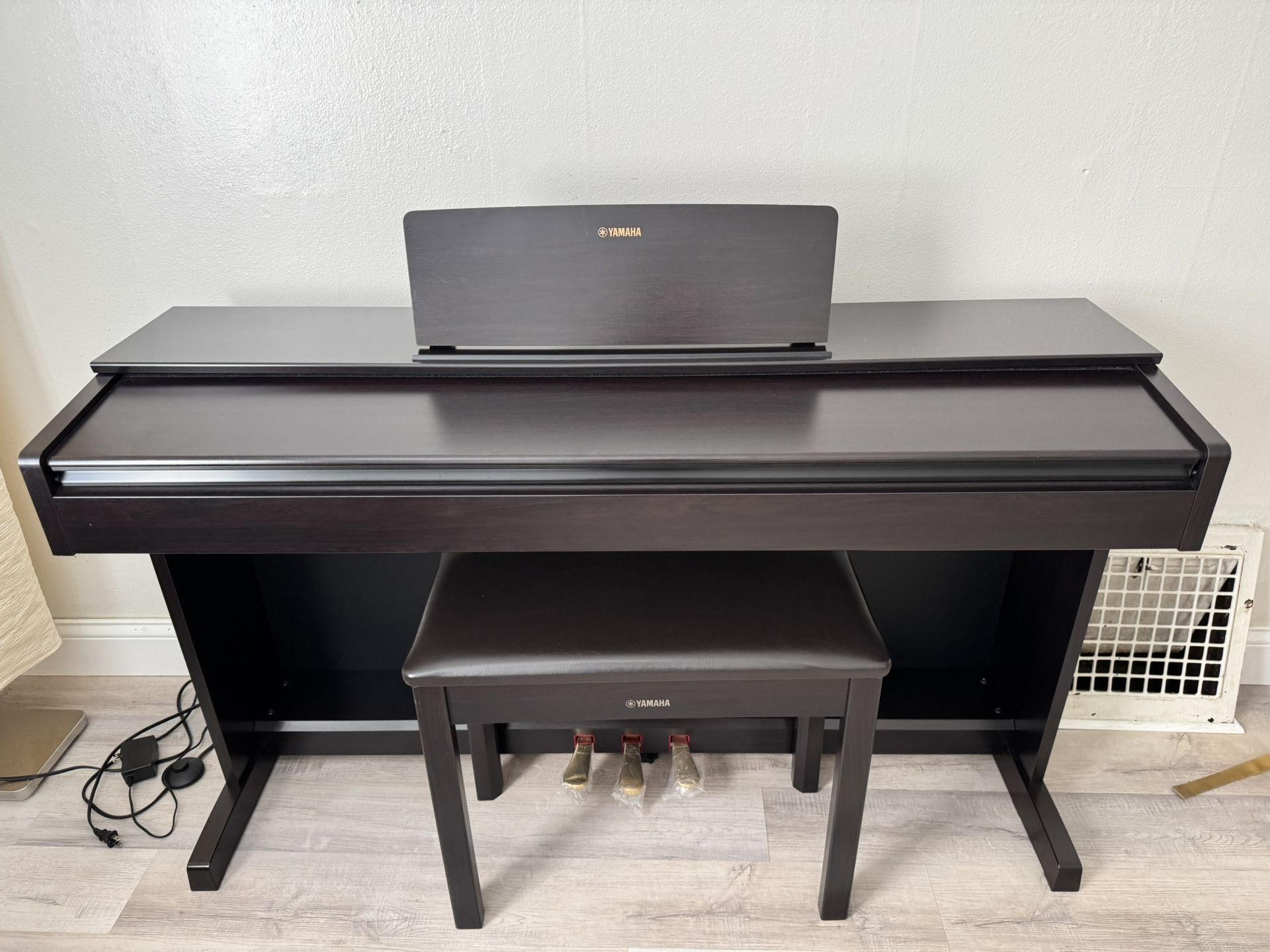 Yamaha Electric Piano (YDP-143R)