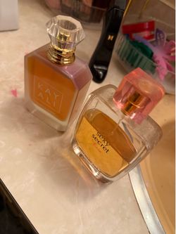 Tengo 2 perfumes de venta