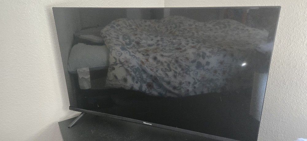 32in Hisense Smart Tv