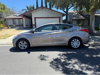 2012 Hyundai Elantra 4 door sedan