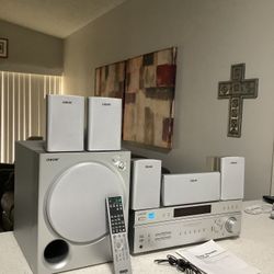 * SONY * HOME THEATER * RECEIVER , 5 SPEAKERS , SUBWOOFER , REMOTE , WIRES AND CABLES , MANUAL . GREAT SOUNDING . EXCELLENT CONDITION . MUST SEE . 