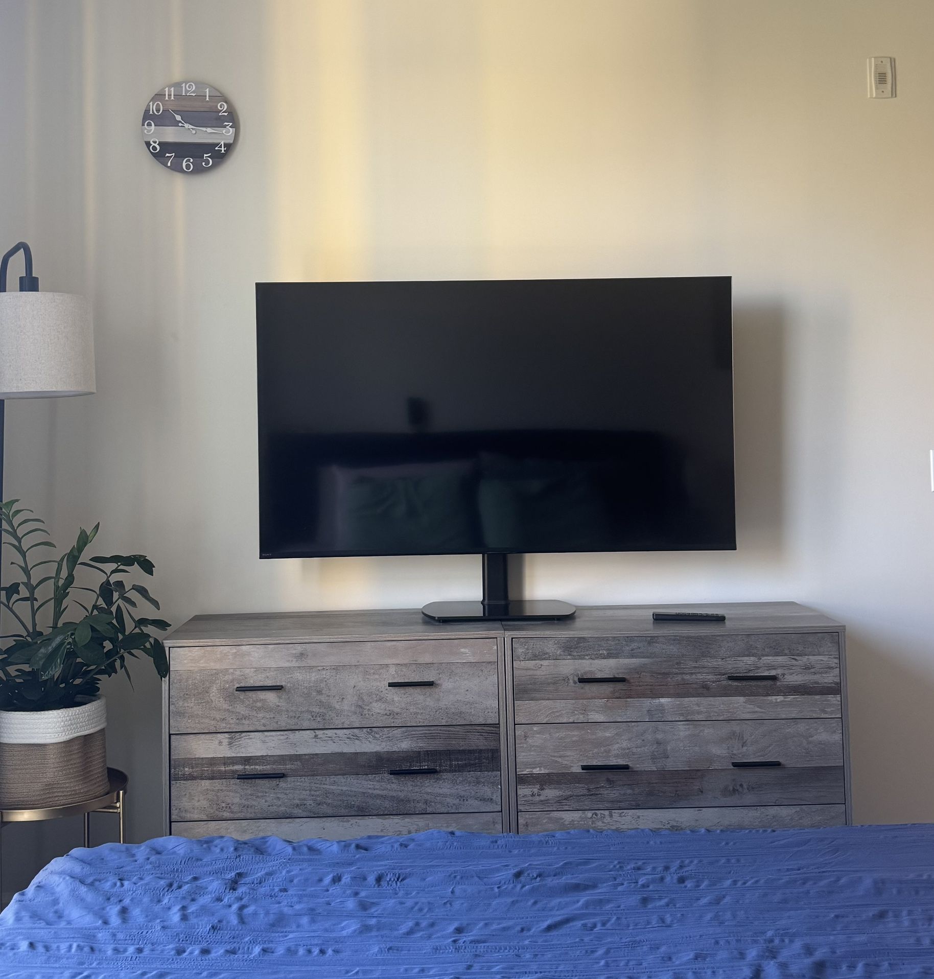 Sony 55″ BRAVIA XR X90L - 4K Google TV HD10 + Govee LED Backlights + Swivel Stand 