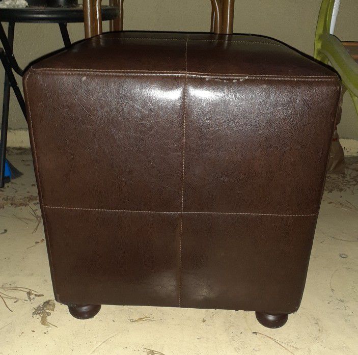 Small Cube Seat / Chair / With Cushion