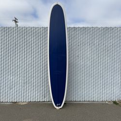 Single fin longboard surfboard.