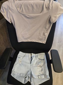 Teen hollister top and pac sun shorts (28)
