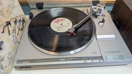 Vintage Hitachi HT-67 Fully Automatic Direct Drive Turntable, Fully Serviced