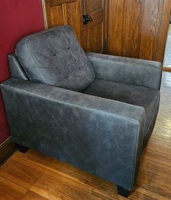Classy Lounge Chair