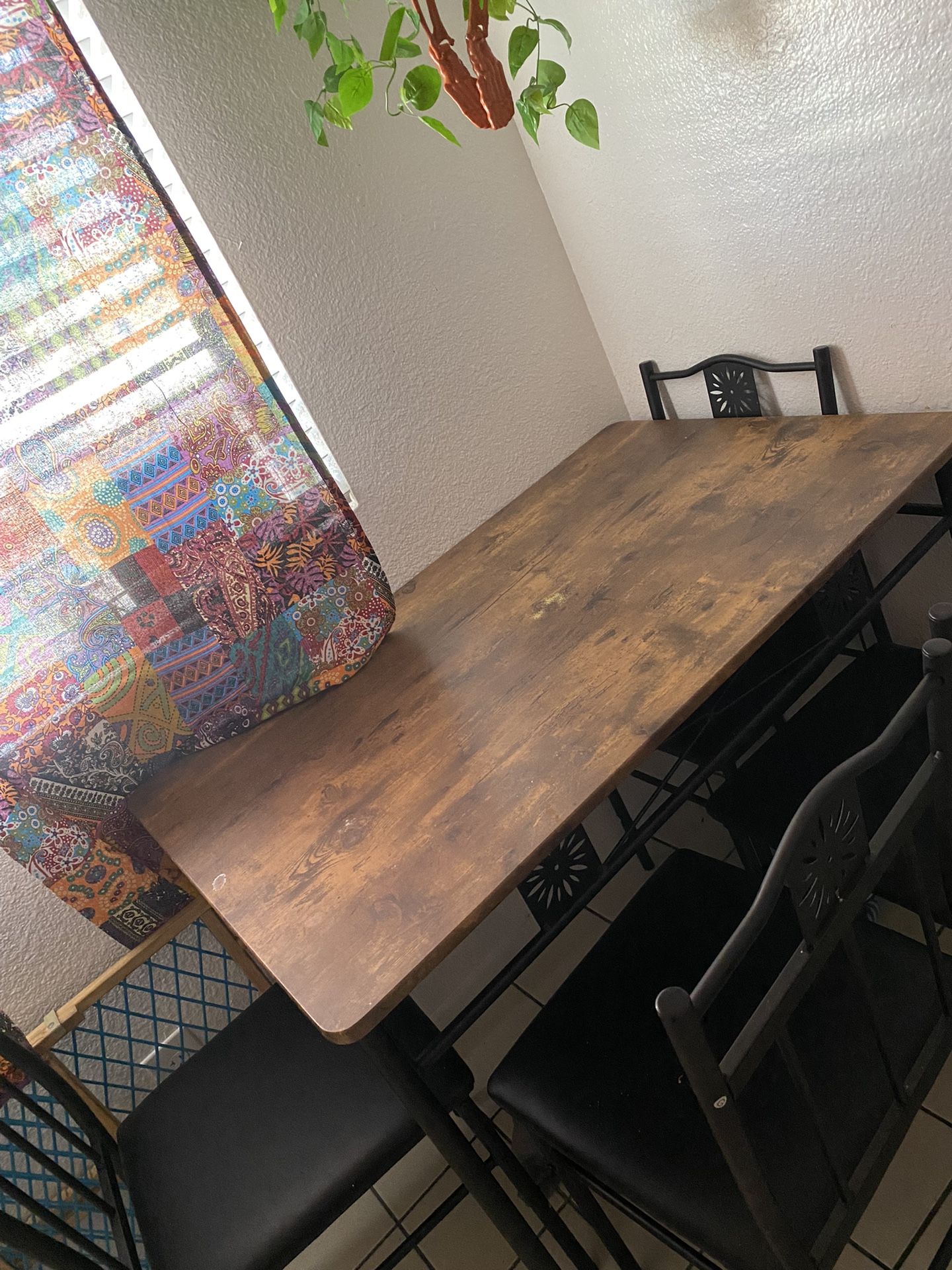 Table And Chairs 