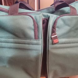 Duffel Bag With Rolling Wheels