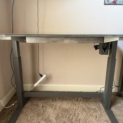 Adjustable Standing Desk With 3 USB Slots 