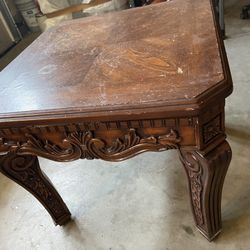 Cherry Wood End Table 