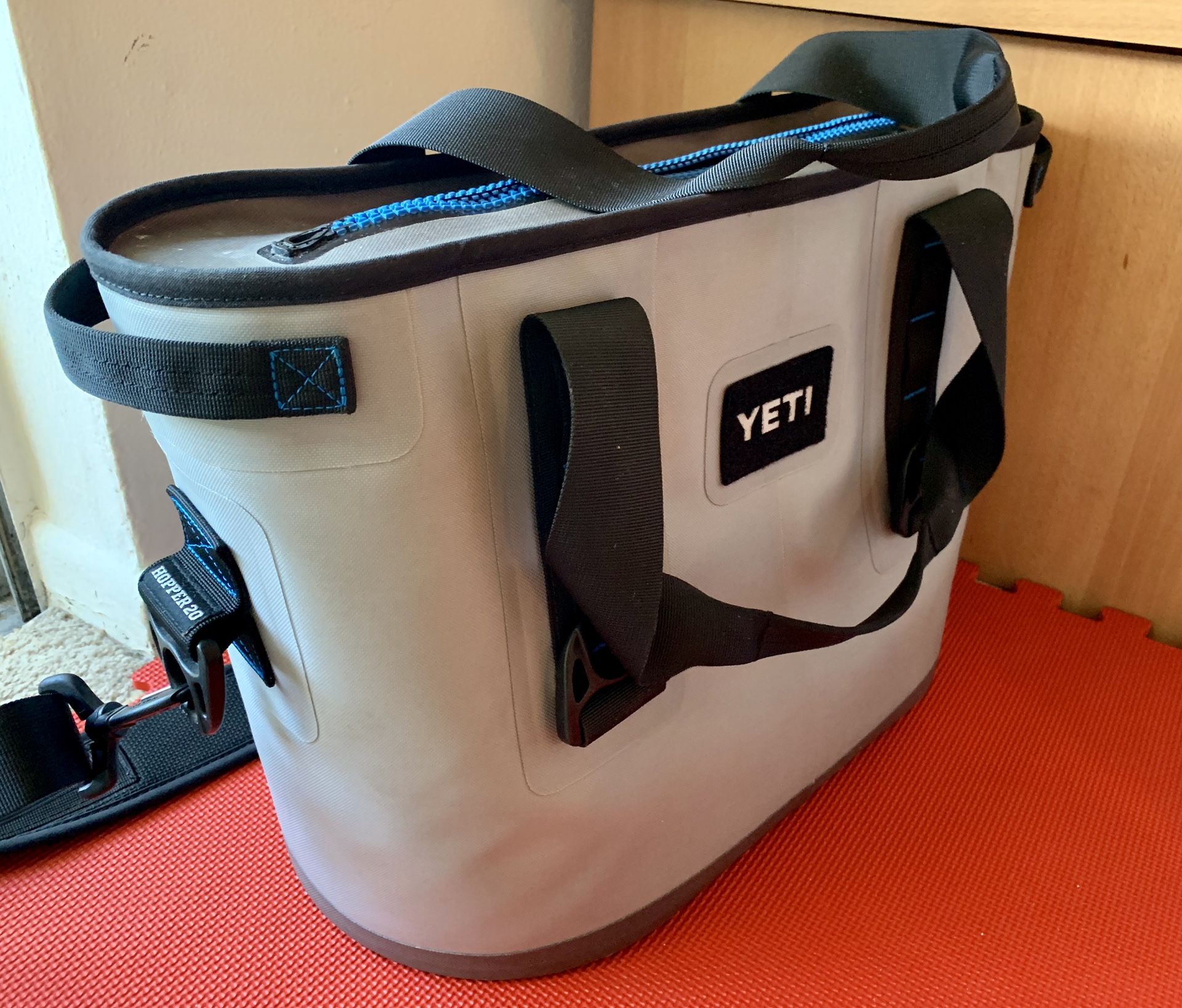 YETI Hopper 20 Cooler Ice Chest Bag