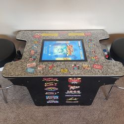 Street Fighter II Head to Head Arcade Cocktail Table + Stools