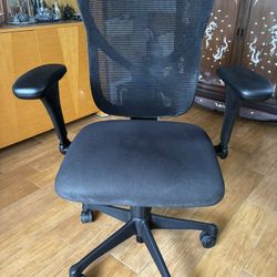 ERGONOMIC MESH CHAIR FOR OFFICE/HOME/GAMING - GOOD CONDITION, VERY COMFY, NO SQUEAK, LOCK WORKS
