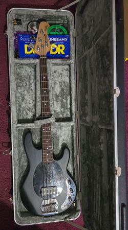 Sterling by Music Man Stingray 4 string bass