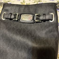 Authentic Michael Kors Crossbody $30
