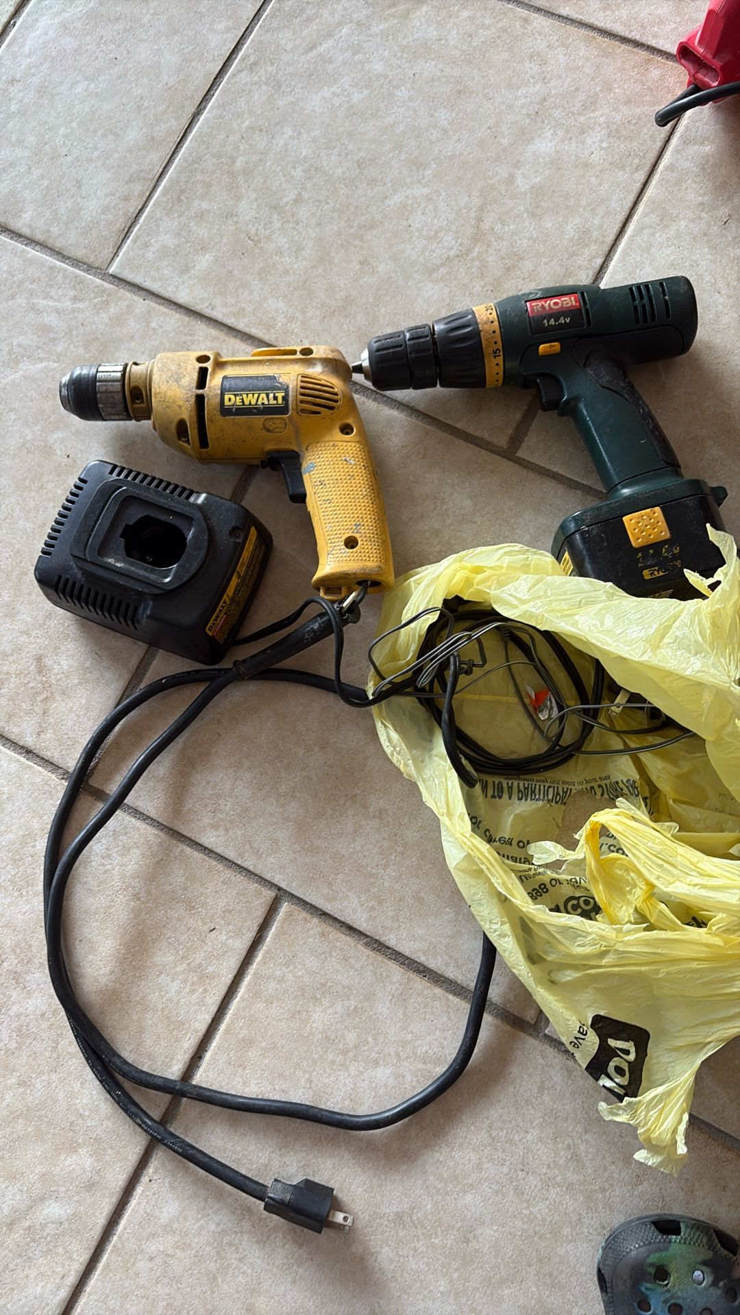 Two Pieces Dewalt  Ryobi