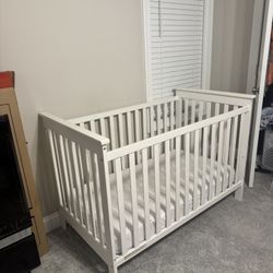 Baby Crib With Mattress 