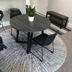 Small Kitchen Table w/2 Chairs