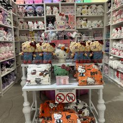 Hello kitty Halloween 