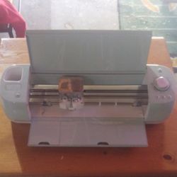 Cricut Explore Air 2  Vinyl Machine 