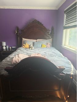 Queen size bed