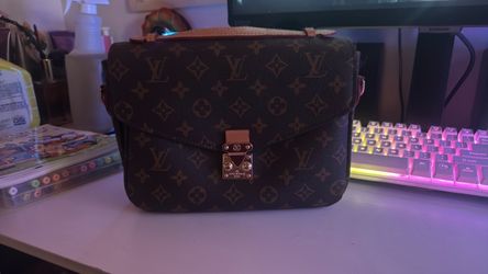 Louis Vuitton pochette Métis