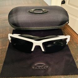 Oakley Sunglasses With Case ( White ) 