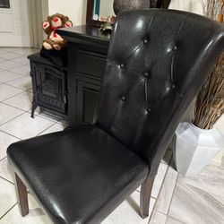 ♥️Simple Relax Leather Upholstered Chair in Black♥️PLS READ DESCRIPTION