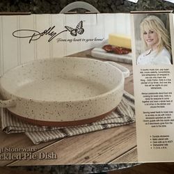 Dolly Parton 1.79 qt Stoneware Speckled Pie Dish