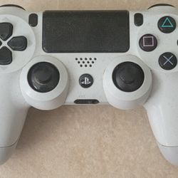 PLAYSTATION 4 CONTROLLER + USB CABLE 