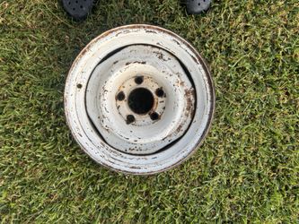 1971 and 1977 Chevy pick up square body original 15 x 6 will only have one