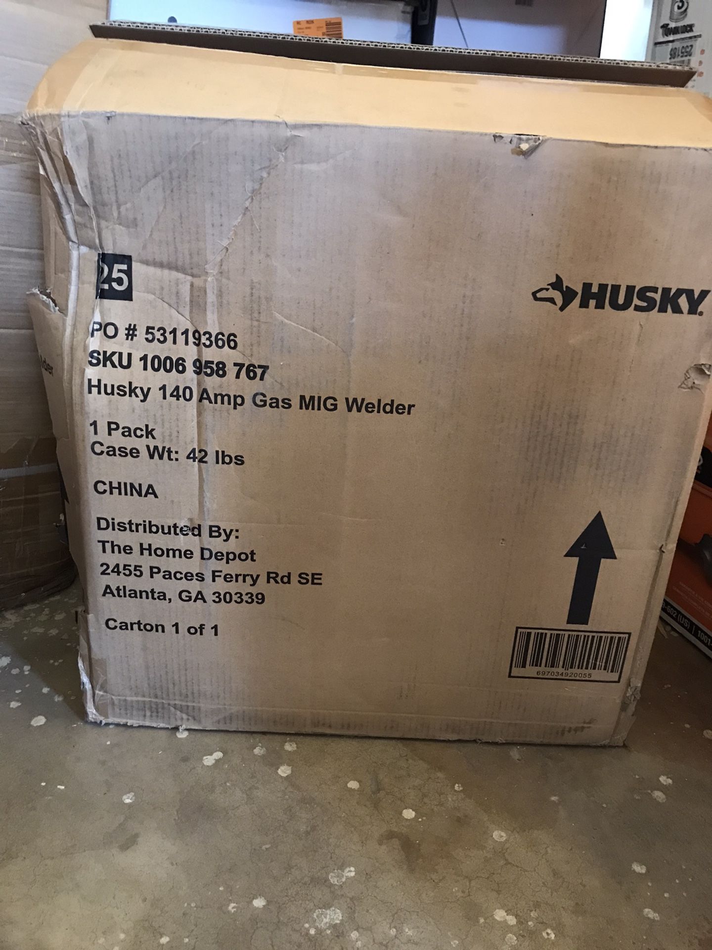 Husky Single Phase 140Amp 120v AC Gas MIG Wire Feed Welder with Gas Regulator