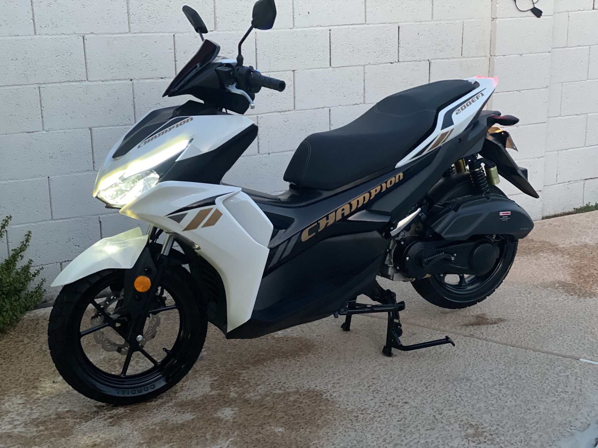 Champion EF1 200