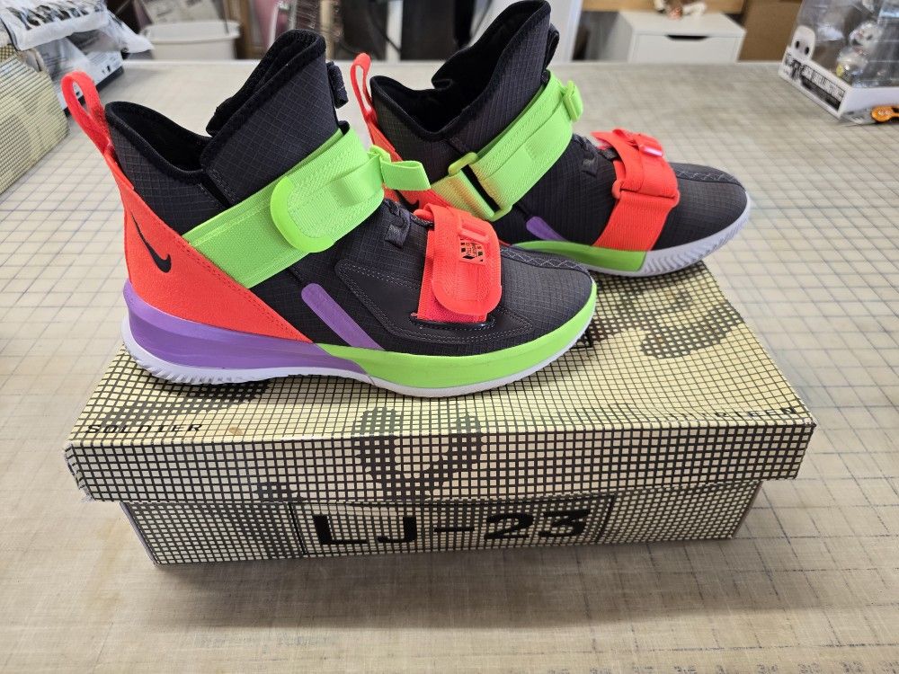 LeBron Soldier XIII SFG Sneakers