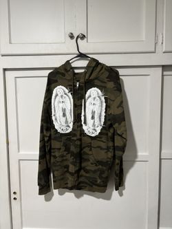 camo zip up size small 