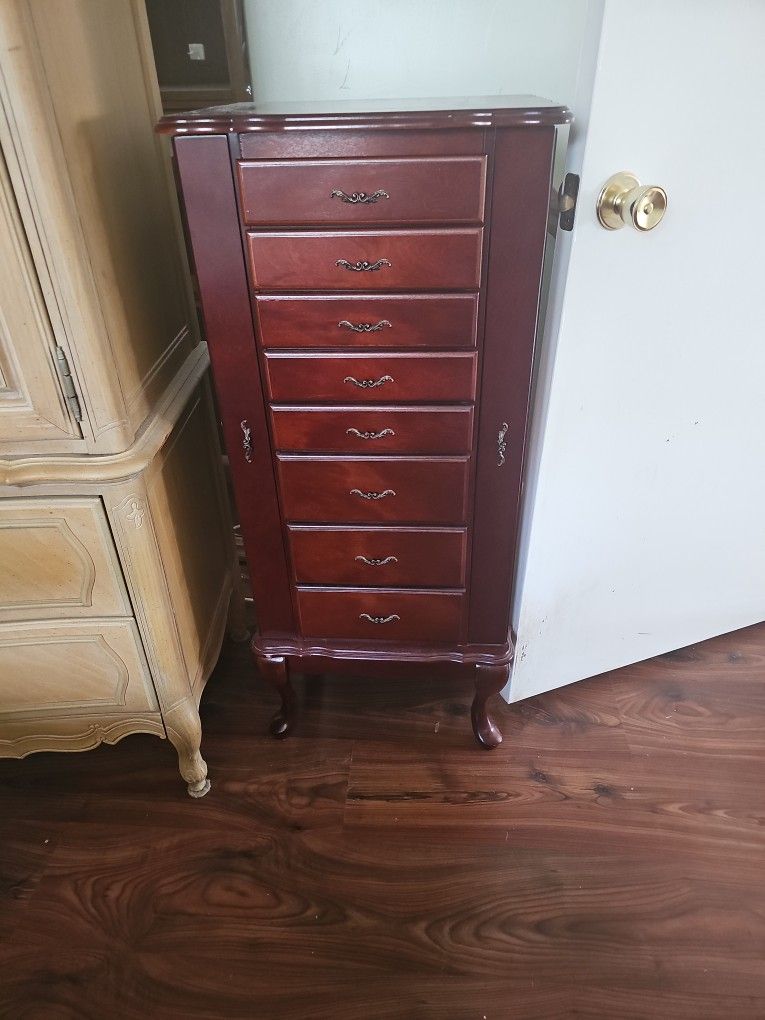 Free..Jewelry Box