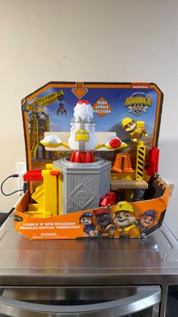 Rubble crew push appuie persons