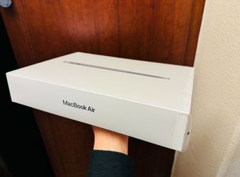 New Sealed Apple Macbook Air 13 Inch M1 2020 512GB SSD 16GB Ram 8 Core CPU 7C GPU