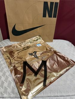 MENS SIZE MEDIUM NIKE KOBE DRAFT DAY MYSTERY SHIRT
