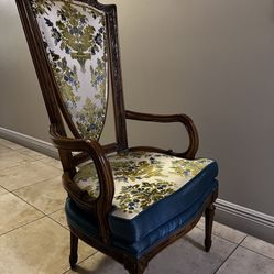 Vintage Chair Antique Engraved  Wooden classic dining room  Table Kings Room Office