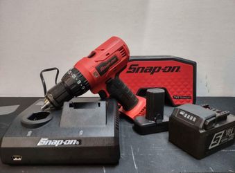 Snap-on 1/2" Chuck 18v Cordless Hammer Drill & 12v Speaker Charger/Batteries
