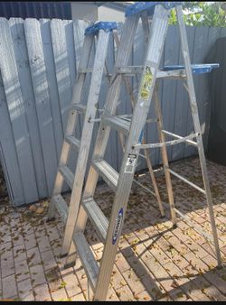 2 6 Foot Ladders Aluminum