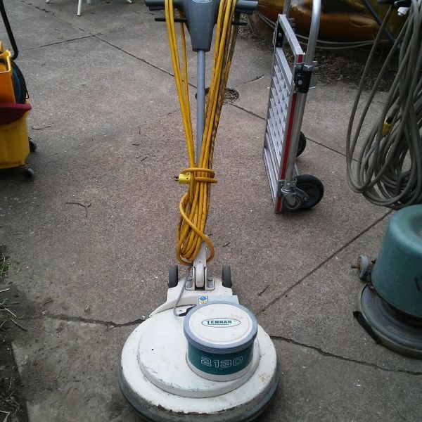 20 " Floor scrubber for Sale in Cleveland, OH OfferUp