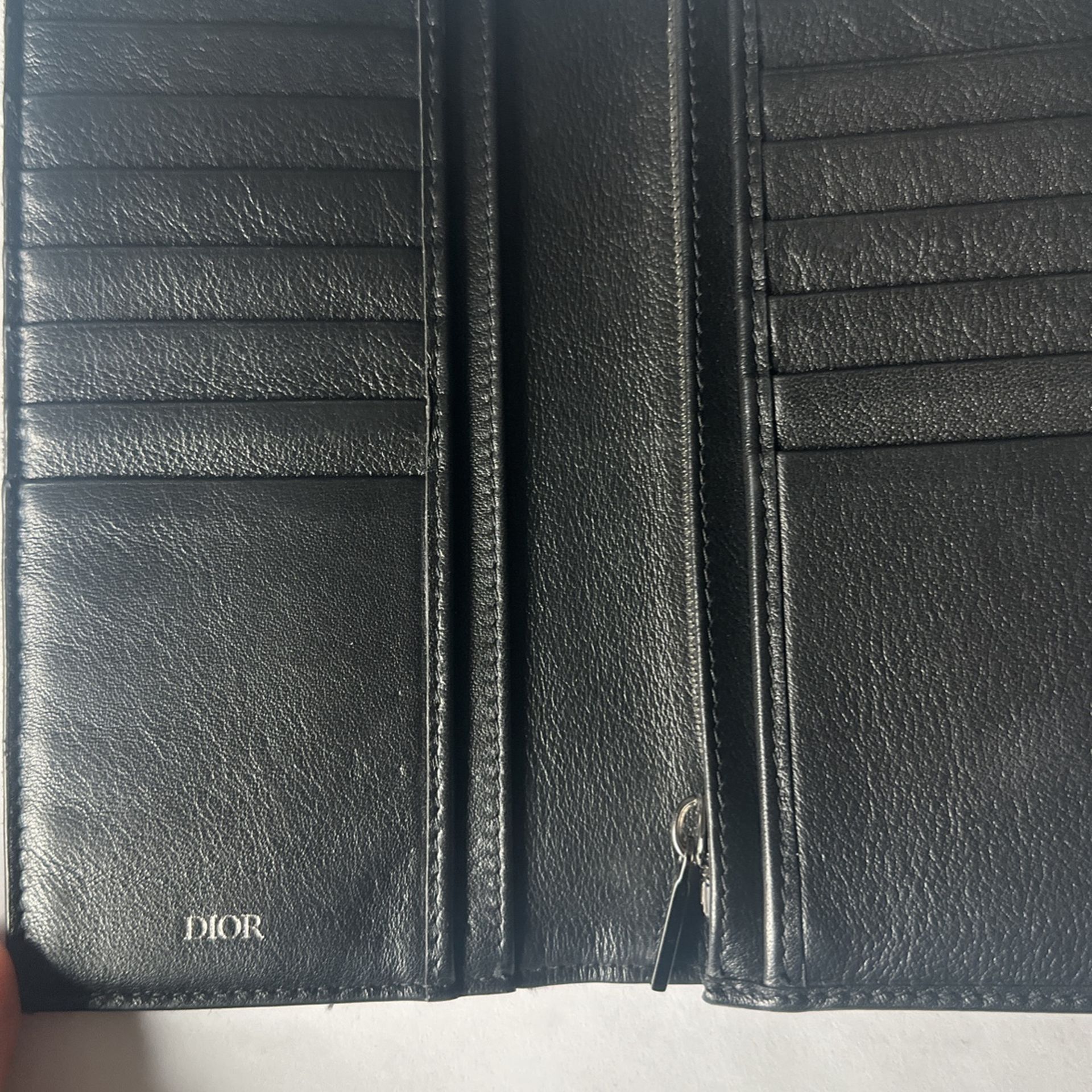 Dior Men Wallet for Sale in Pasadena, CA - OfferUp